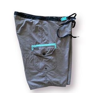 Katin hybrid board shorts cargo pocket gray size 32 men